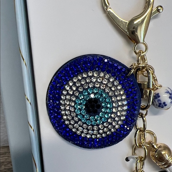 Eye Candy | Evil Eye 🪬 & Glitter Heart 🤍 Bag Charm - Picture 5 of 10
